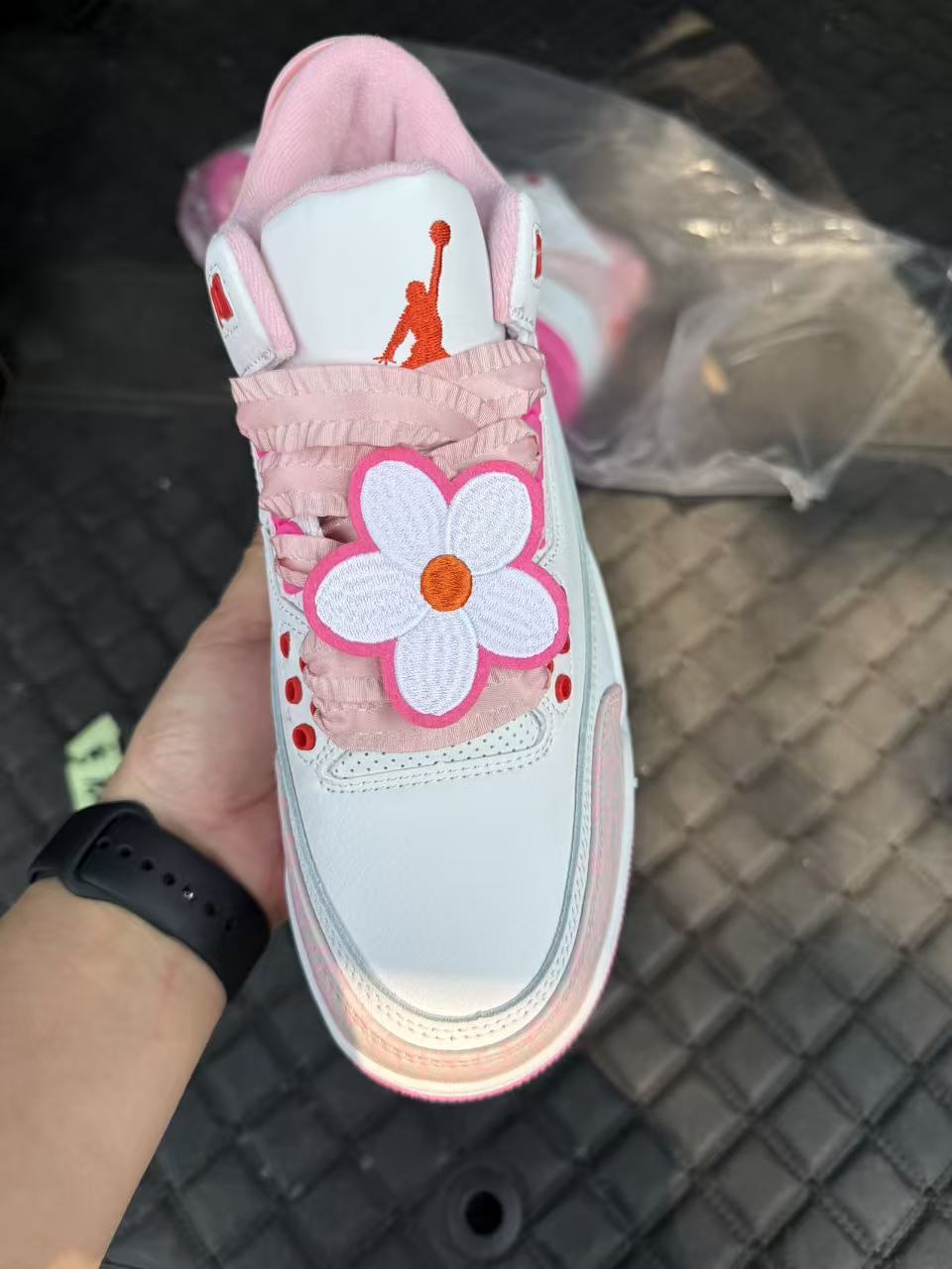 Air Jordan 3 Retro – Pearl Pink / Hyper Orange / Pink Bloom
