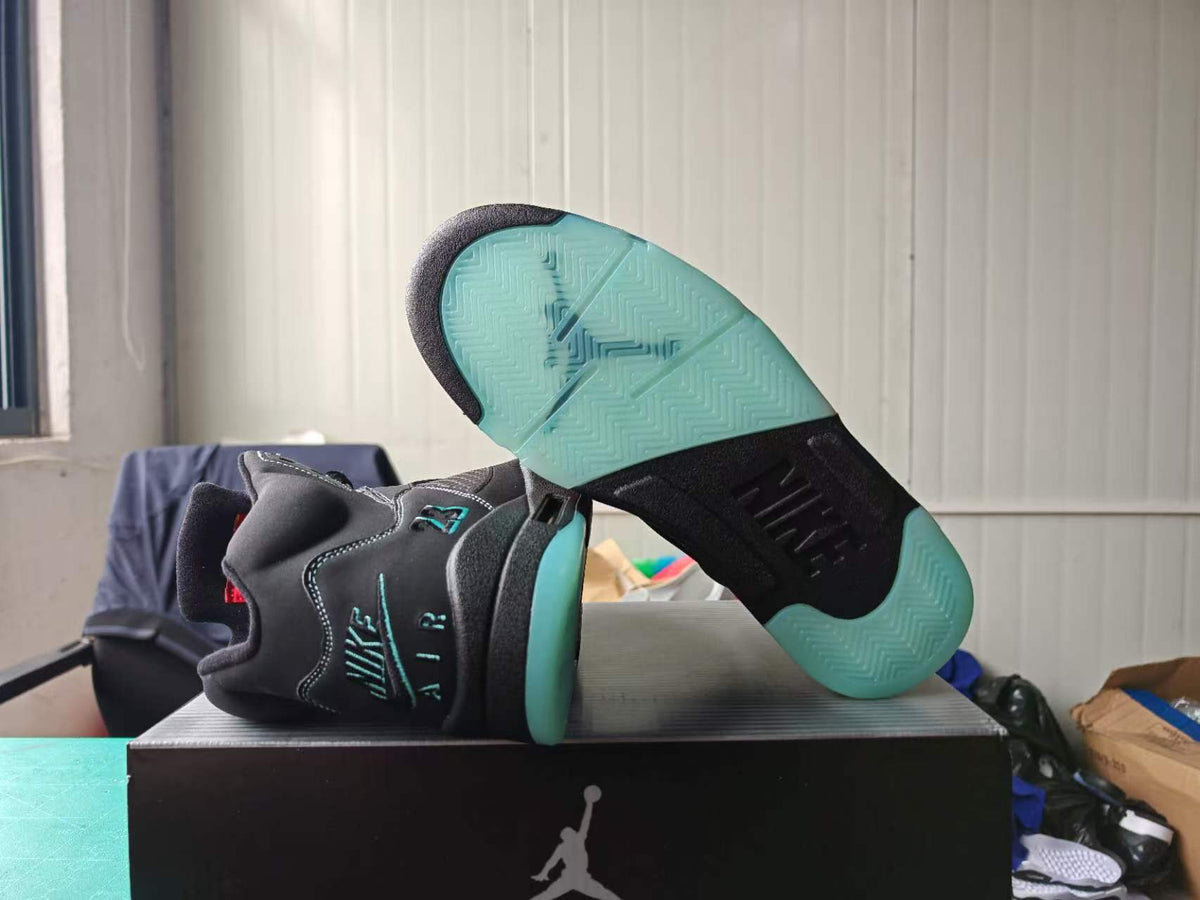 Air Jordan 5 Retro  "Halloween"
