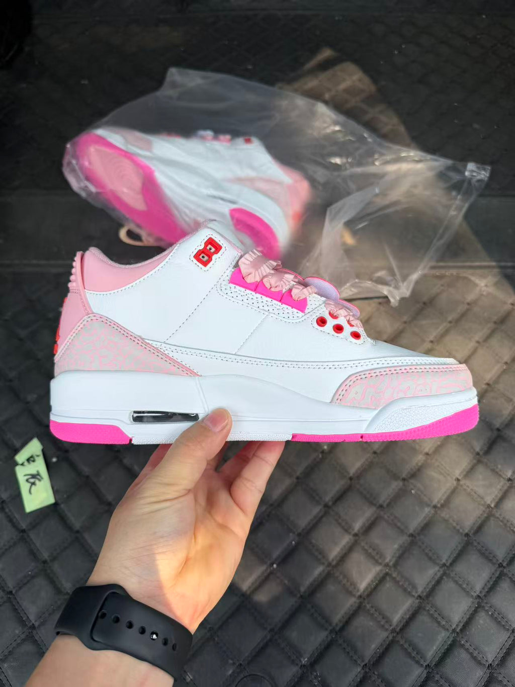 Air Jordan 3 Retro – Pearl Pink / Hyper Orange / Pink Bloom