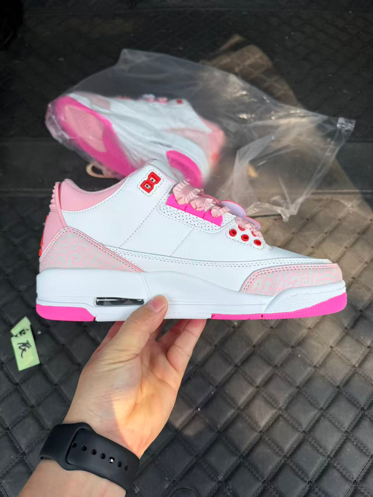 Air Jordan 3 Retro – Pearl Pink / Hyper Orange / Pink Bloom