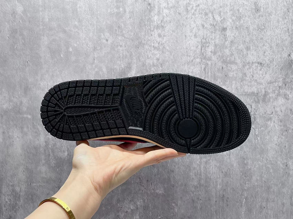 Air Jordan 1 Retro Low OG 'Black/Varsity Red'