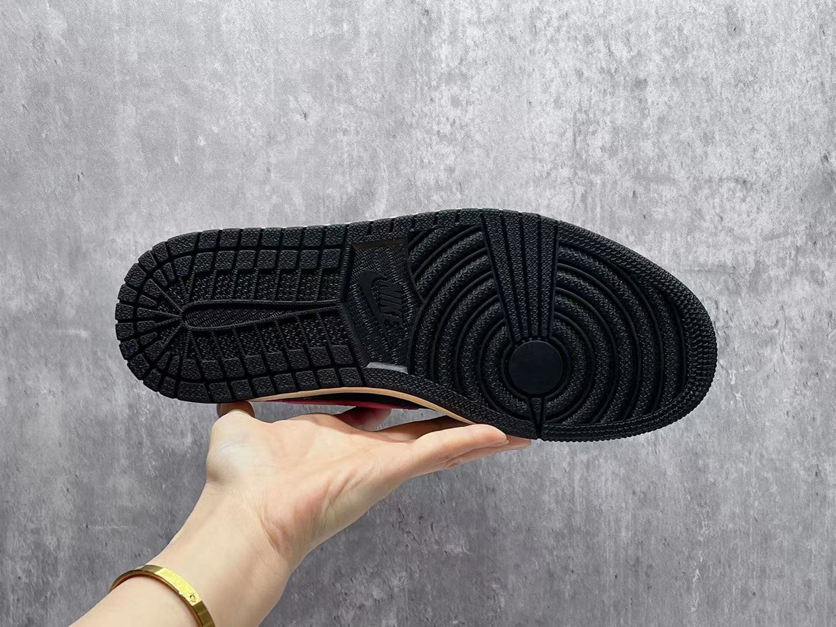 Air Jordan 1 Retro Low OG 'Black/Varsity Red'