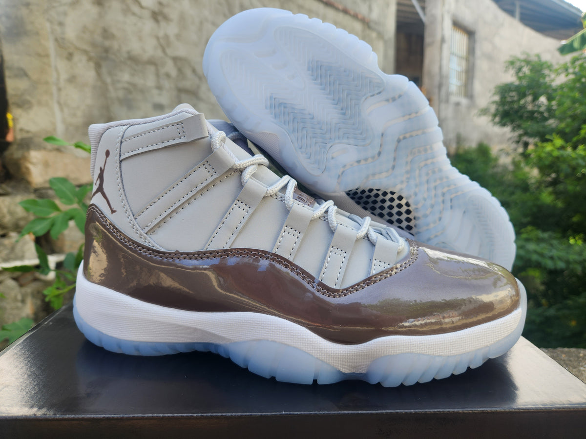 Air Jordan 11 Retro 'Cool Grey' (2021)