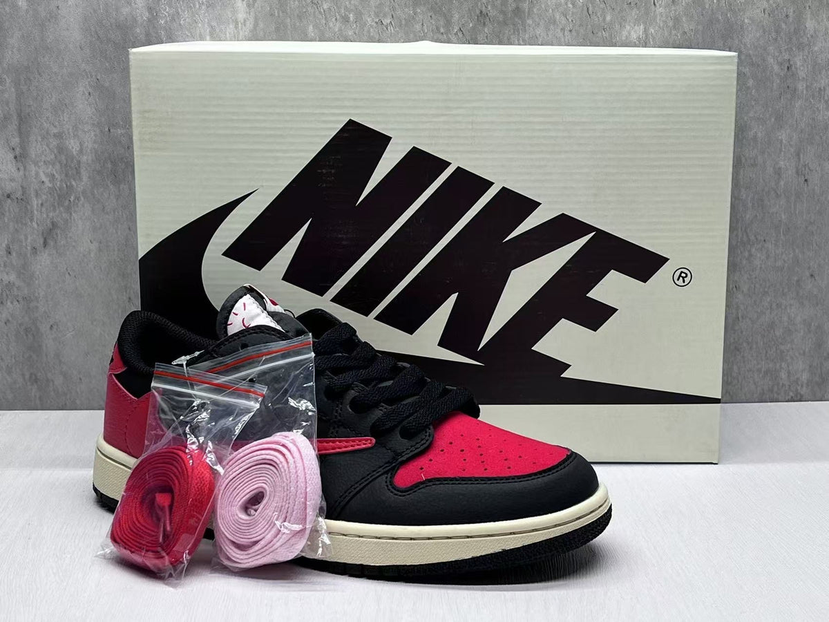 Air Jordan 1 Retro Low OG 'Black/Varsity Red'