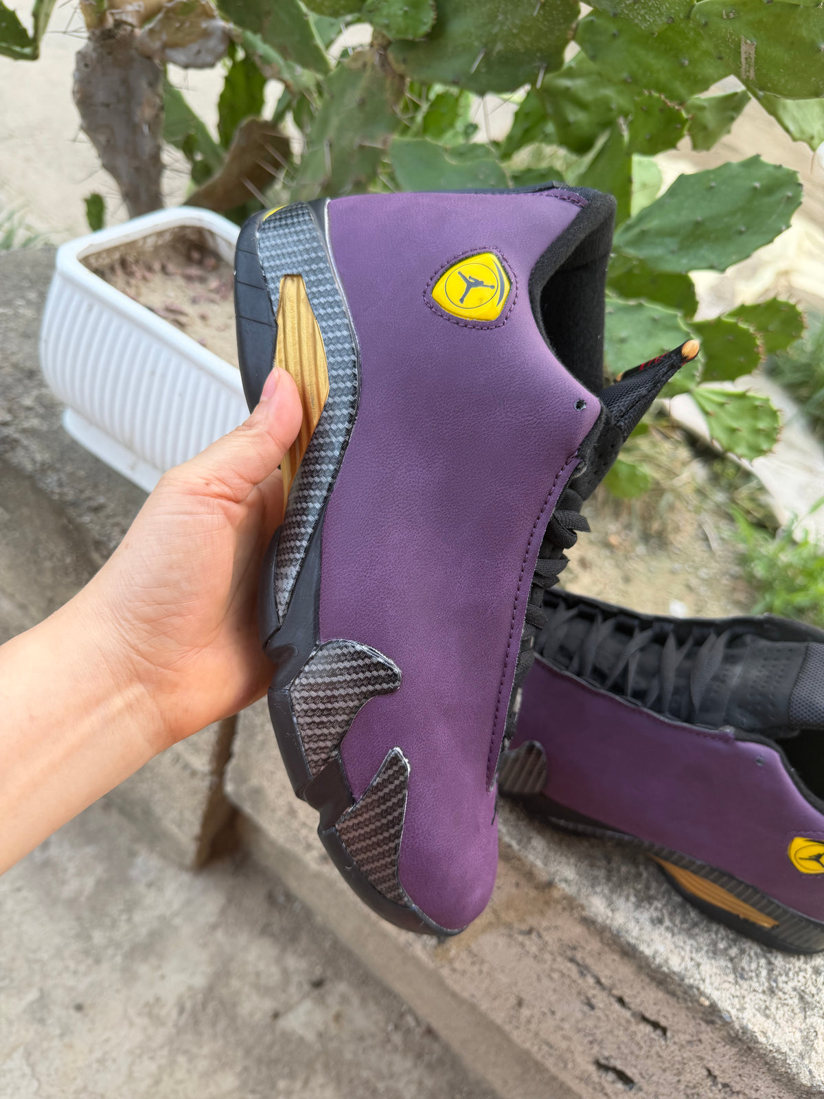 Air Jordan 14 Retro Custom Low-Top – Purple Suede / Carbon Fiber