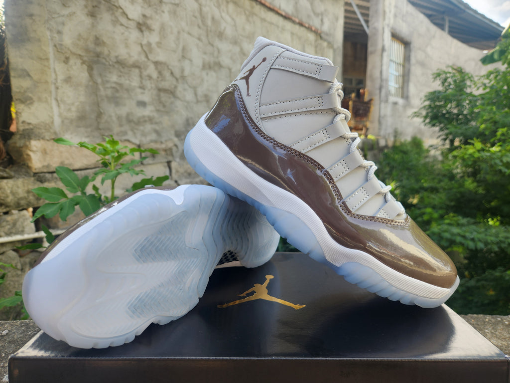 Air Jordan 11 Retro 'Cool Grey' (2021)