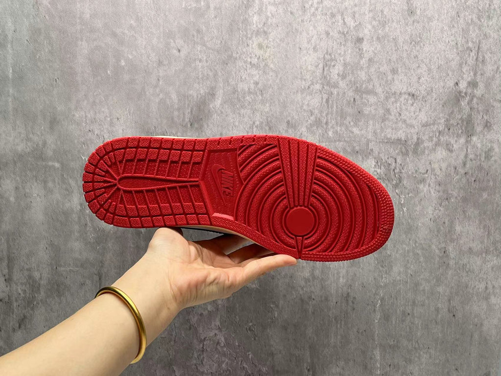 Air Jordan 1 Retro Low OG 'Chicago'