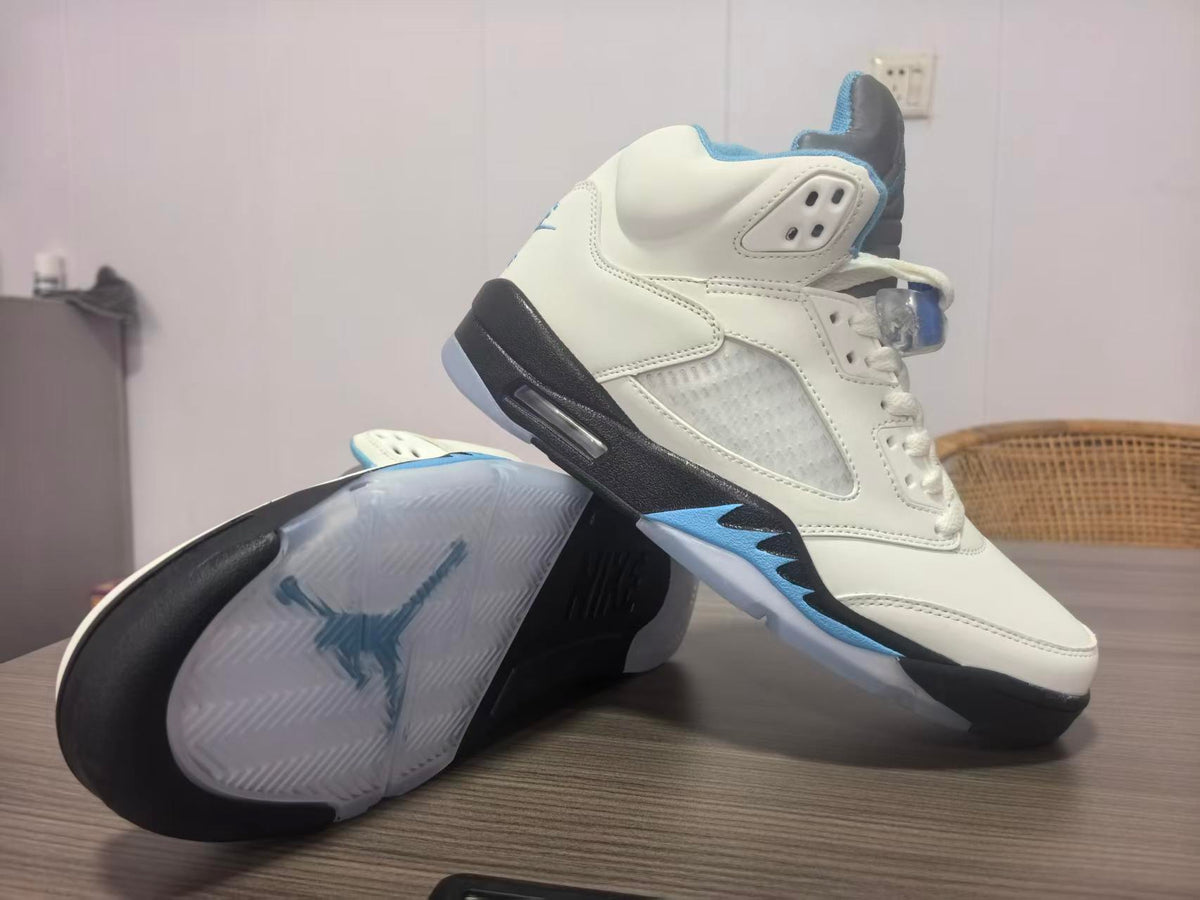 Air Jordan 5 Retro – White / Light Blue / Black