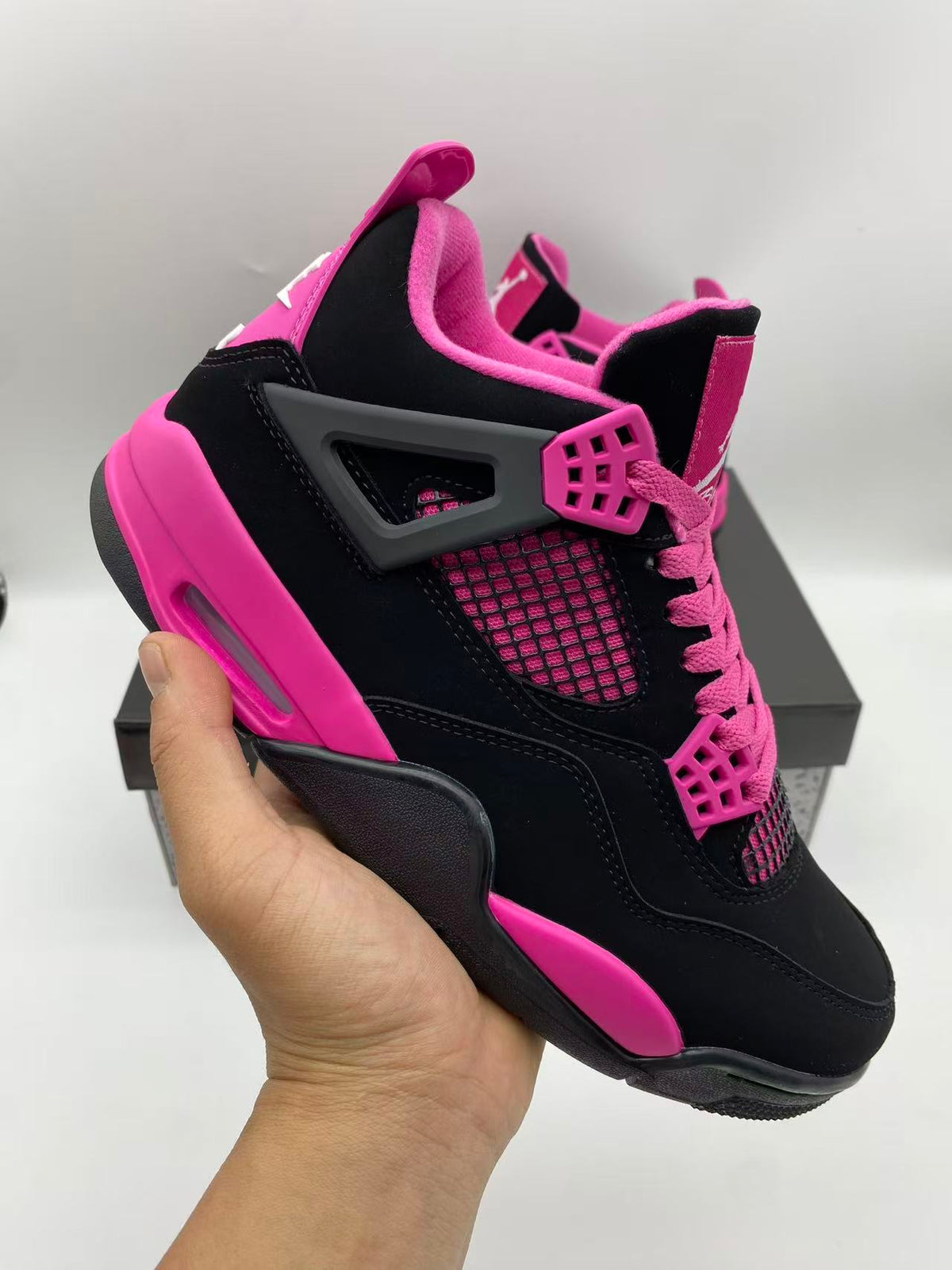 Air Jordan 4 Retro 'Vivid Pink' – Black / Vivid Pink