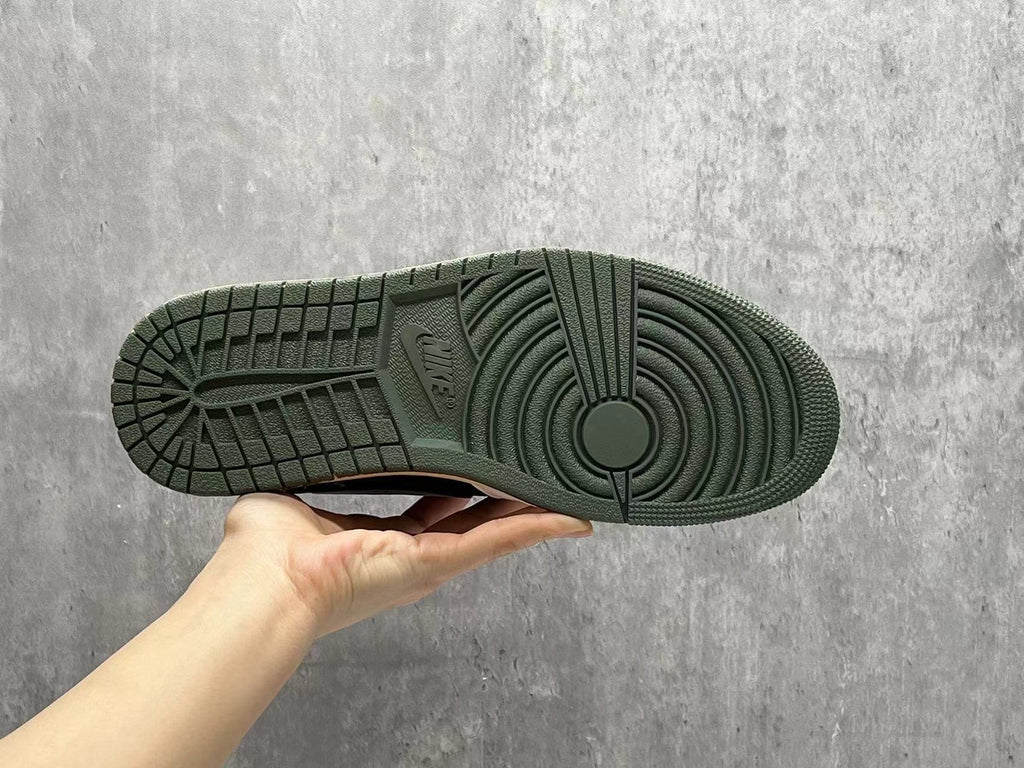 Travis Scott x Air Jordan 1 Low OG 'Medium Olive'